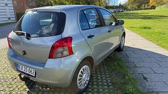 Toyota Yaris 2006 photo 2