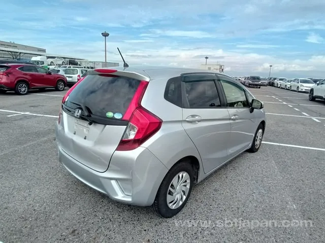 Honda Fit 2015 photo 4