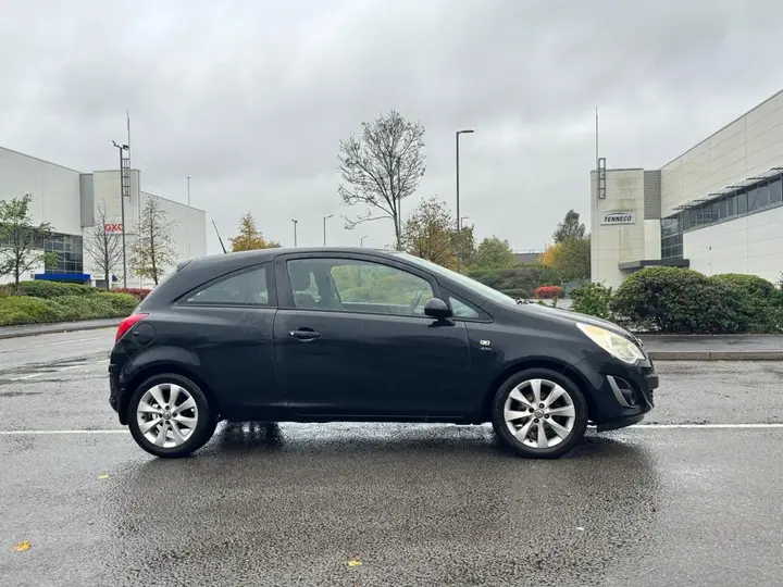 Vauxhall Corsa 2012 photo 3