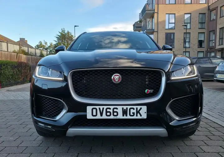 Jaguar F-Pace 2016 photo 2