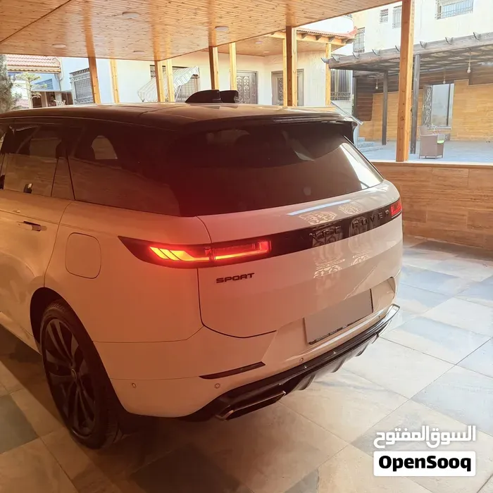 Land Rover Range Rover Sport 2024 photo 4