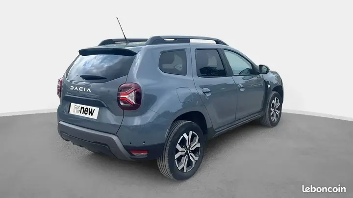 Dacia Duster 2023 photo 2