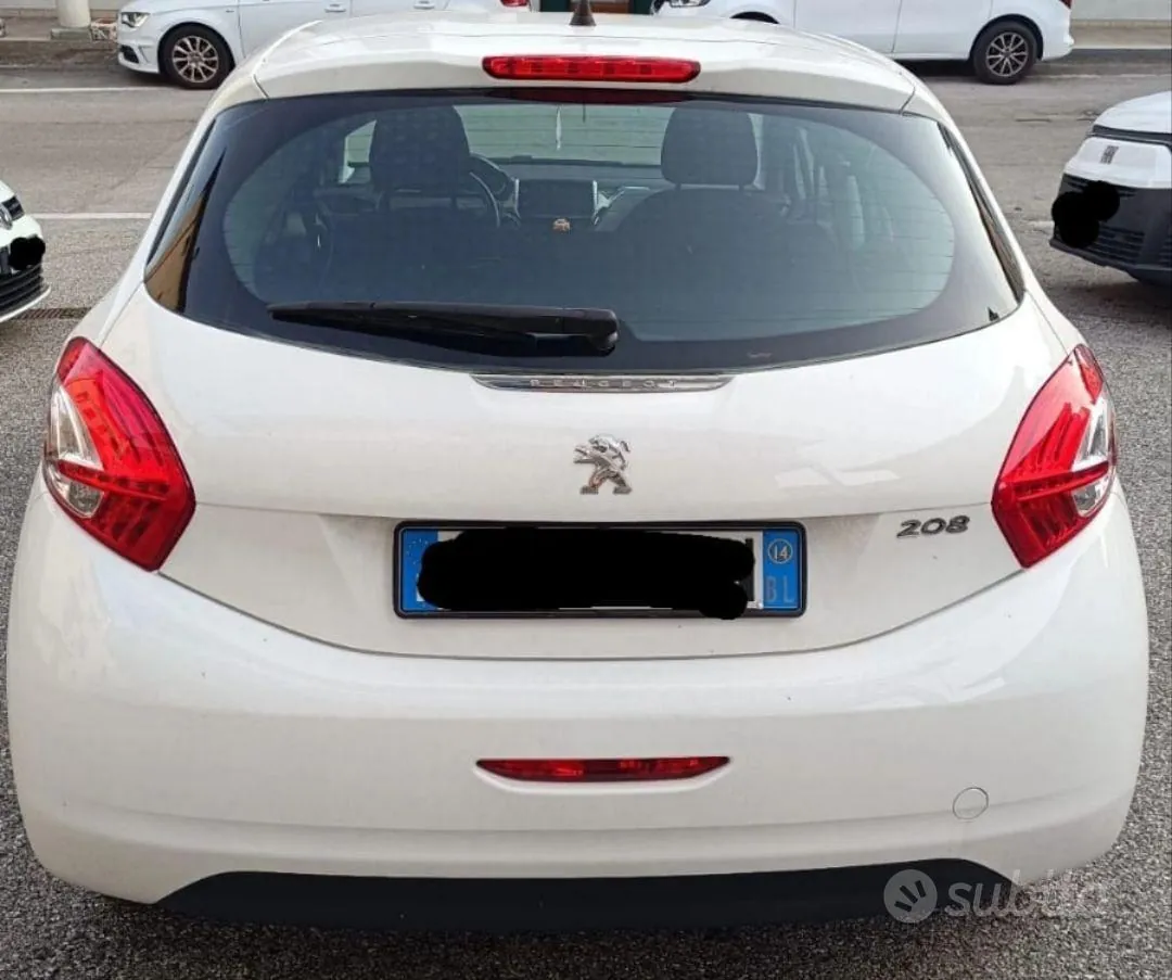 Peugeot 208 2014 photo 2