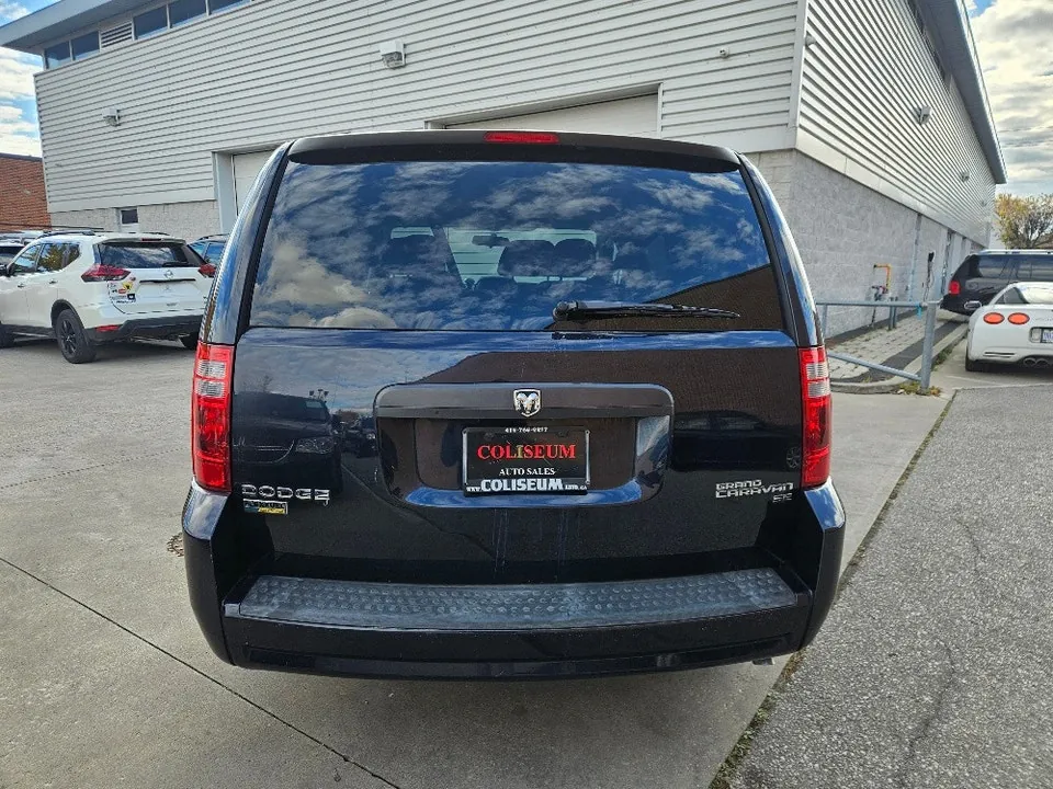 Dodge Grand Caravan 2010 photo 4