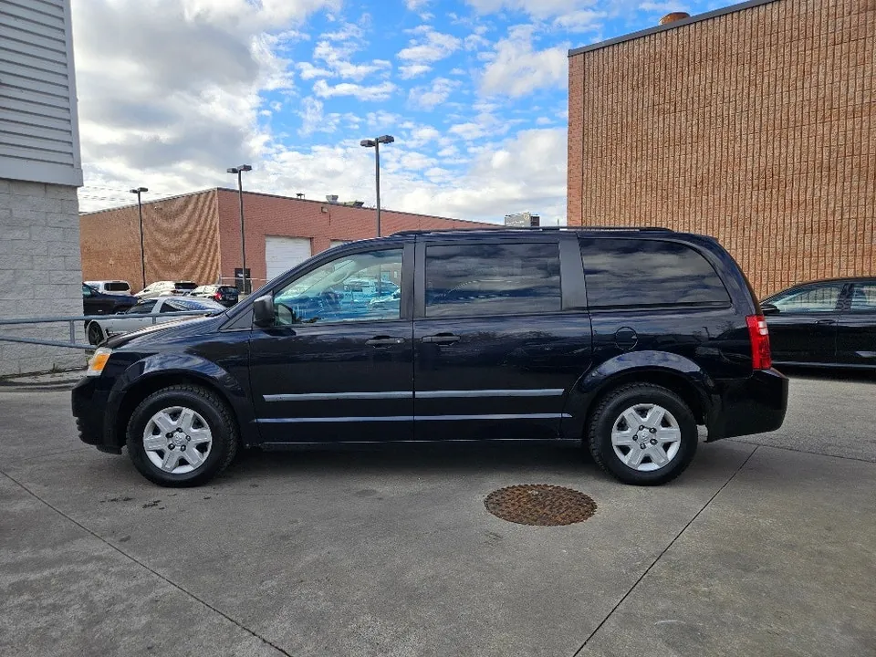 Dodge Grand Caravan 2010 photo 2