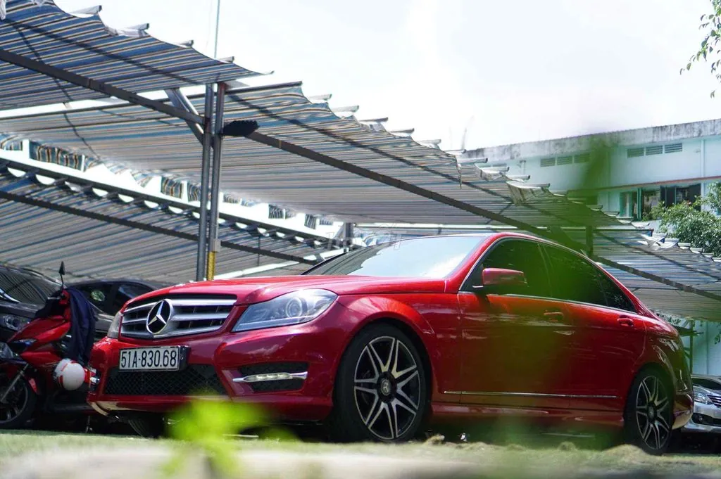 Mercedes-Benz C300 2014 photo 3