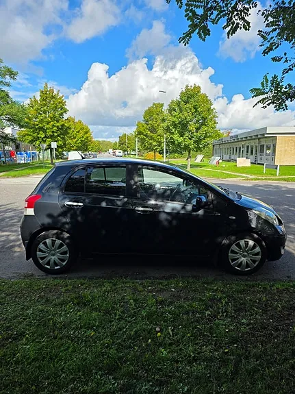 Toyota Yaris 2010 photo 2