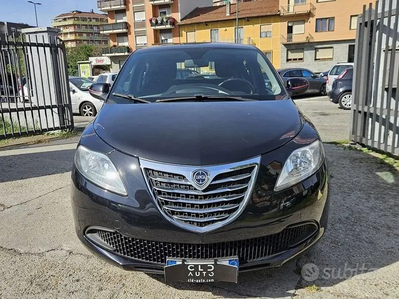 Lancia Ypsilon 2013 photo 2