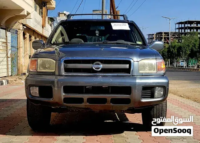 Nissan Pathfinder 2004 photo 2
