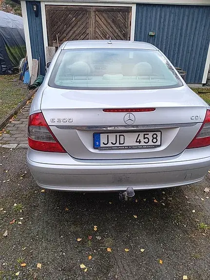 Mercedes-Benz E 200