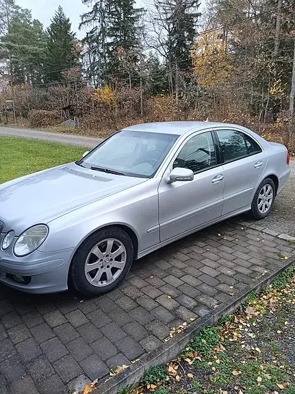 Mercedes-Benz E 200 2007 photo 2
