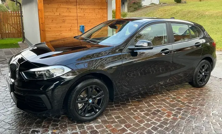 BMW 1 Series 2024 photo 3