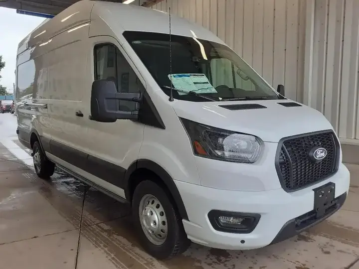 Ford Transit Cargo Van 2026 photo 4