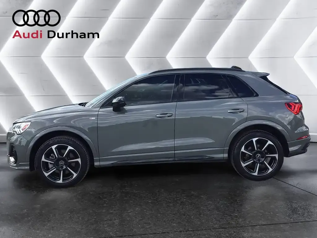 Audi Q3 2022 photo 2