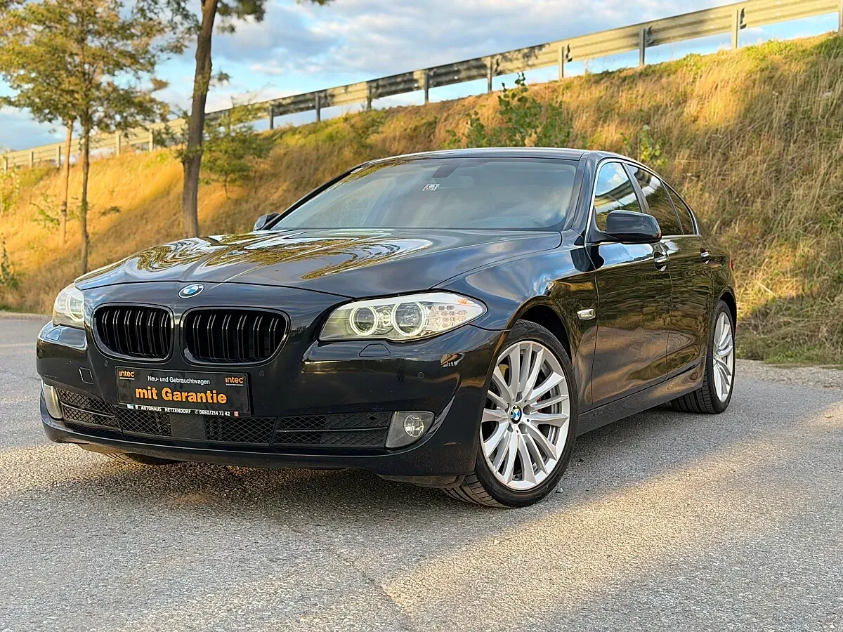 BMW 5 Series 2012 photo 2