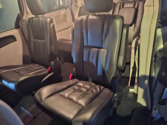 Lancia Voyager 2013 photo 5