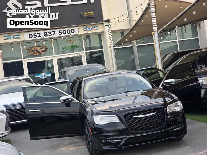 Chrysler 300 2018 photo 2