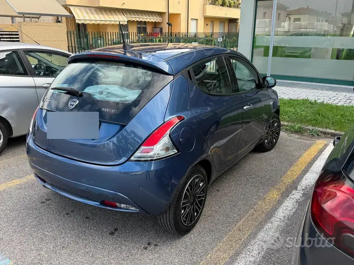 Lancia Ypsilon 2022 photo 2