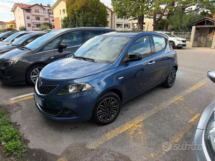 Lancia Ypsilon