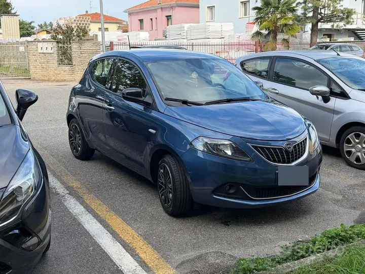 Lancia Ypsilon 2022 photo 3