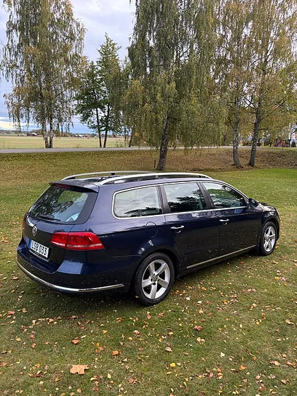 Volkswagen Passat 2011 photo 2