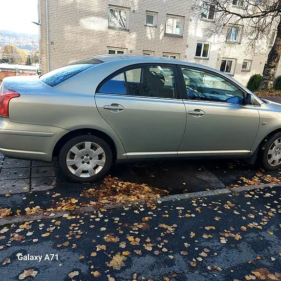 Toyota Avensis 2004 photo 5
