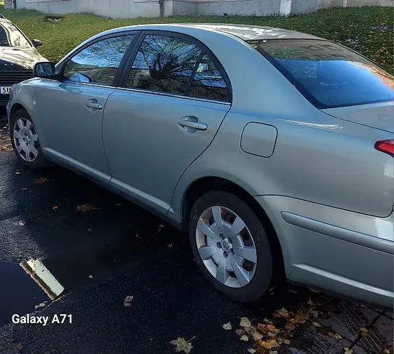 Toyota Avensis 2004 photo 2