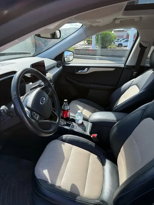 Ford Escape 2021 photo 2
