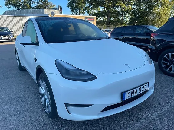 Tesla Model Y 2023 photo 2