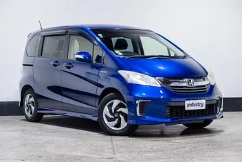 Honda Freed 2015 photo 2