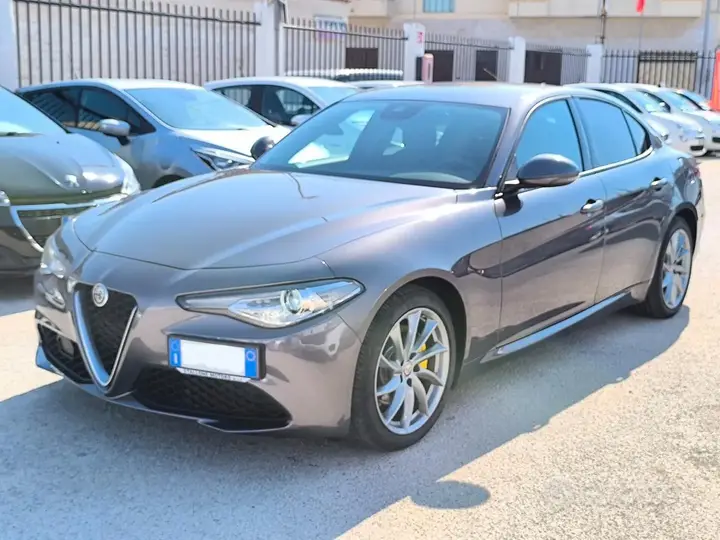 Alfa Romeo Giulia 2021 photo 3