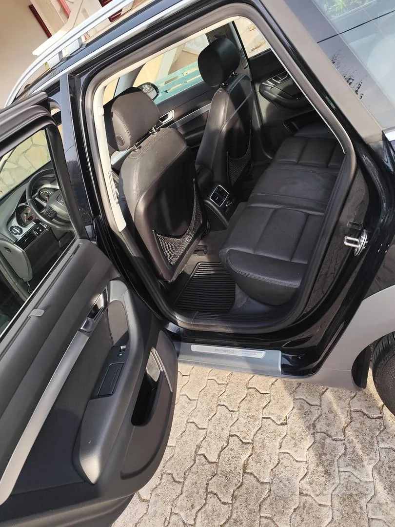 Audi A6 Allroad 2011 photo 4
