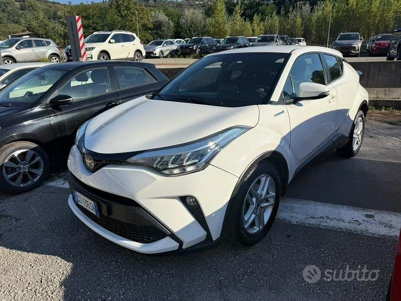Toyota C-Hr 2020 photo 2