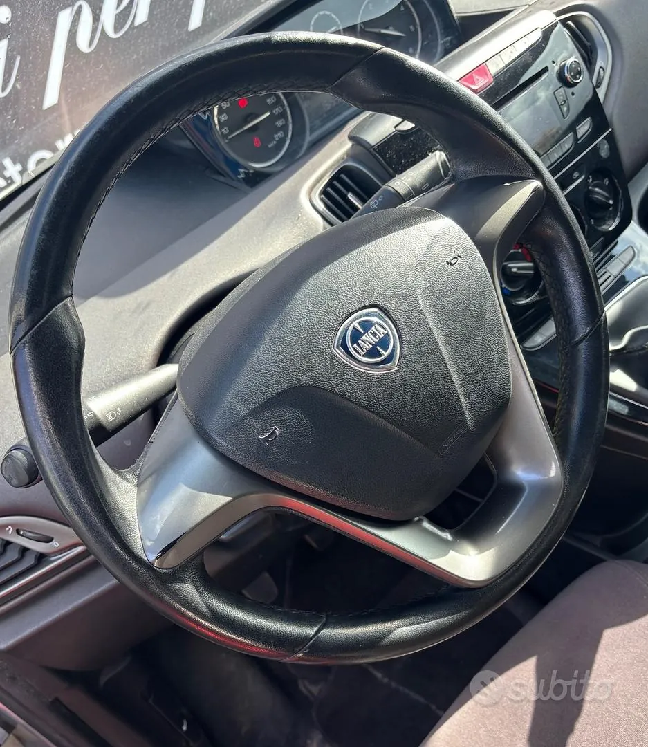 Lancia Ypsilon 2013 photo 5