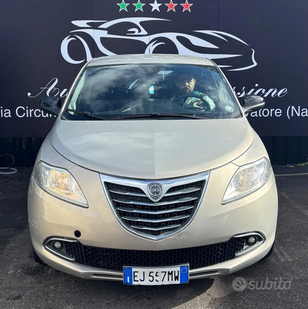 Lancia Ypsilon