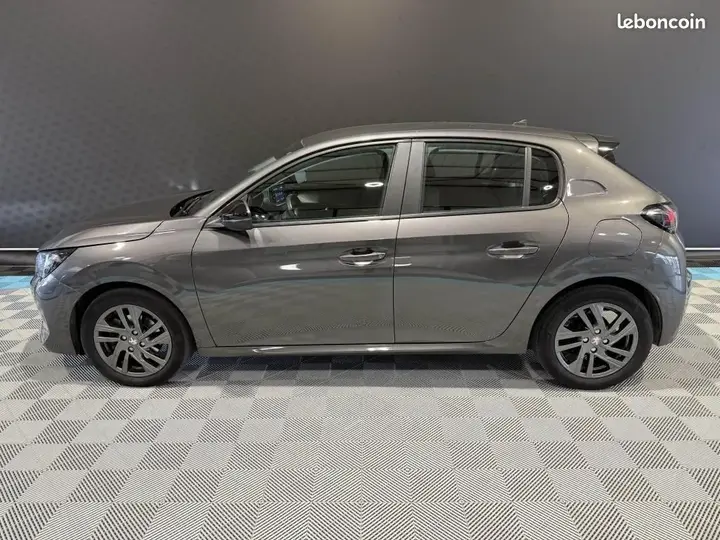 Peugeot 208 2022 photo 3