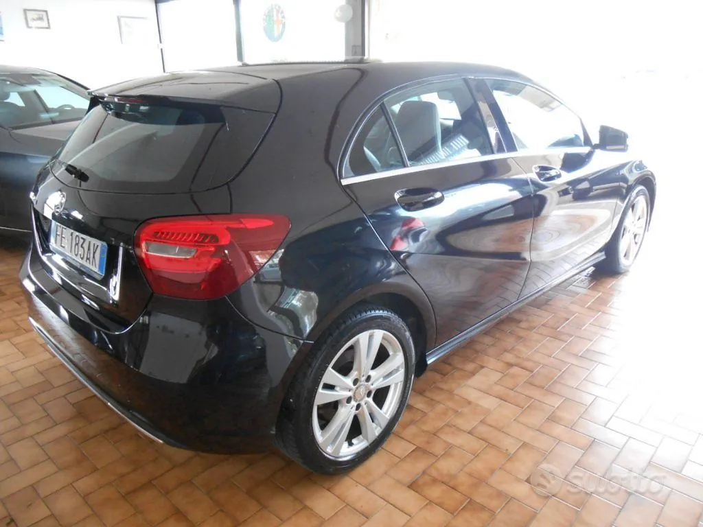 Mercedes-Benz A160 2016 photo 3