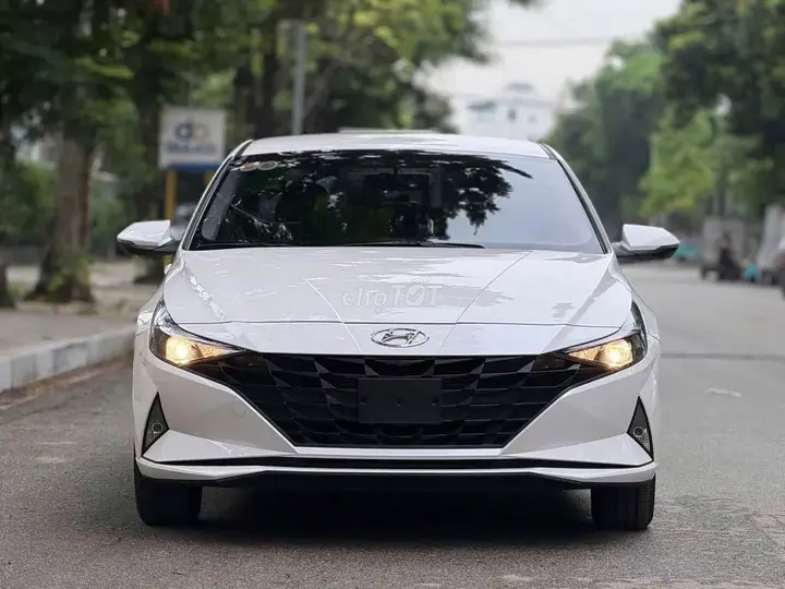Hyundai Elantra 2025 photo 3