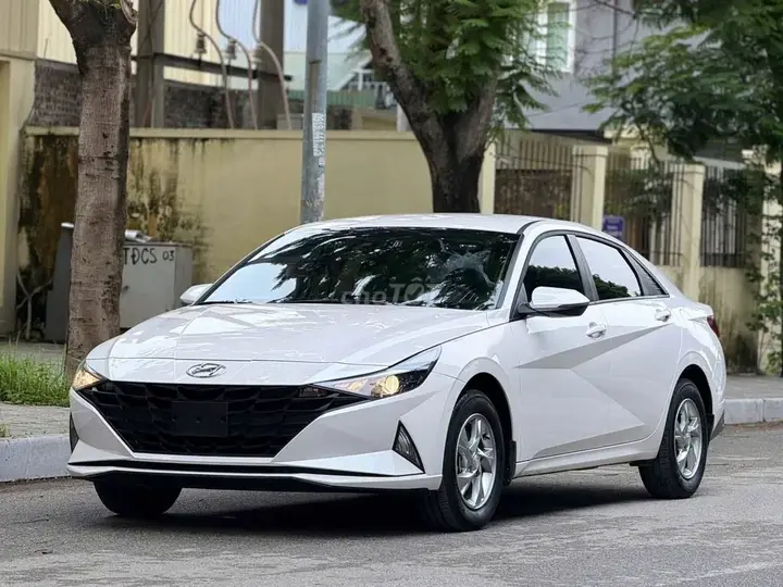 Hyundai Elantra 2025 photo 2