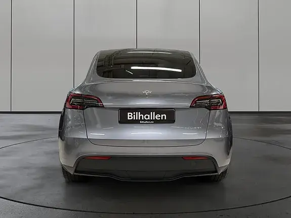 Tesla Model Y 2023 photo 4