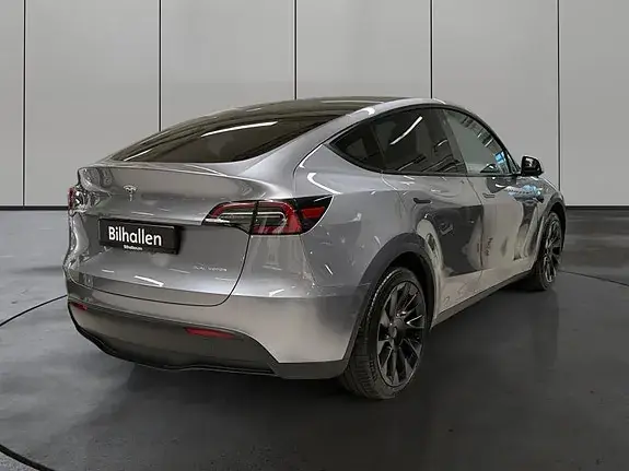 Tesla Model Y 2023 photo 5