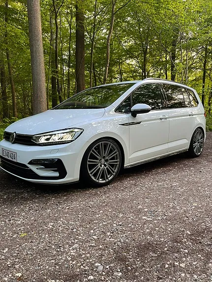 Volkswagen Touran 2020 photo 2
