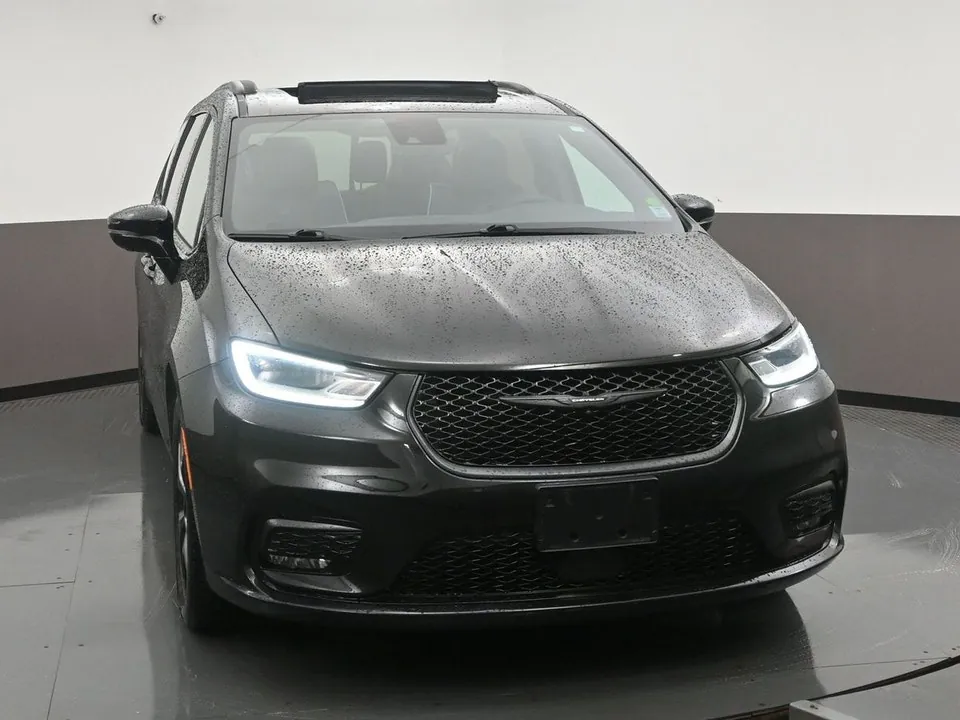 Chrysler Pacifica 2025 photo 2