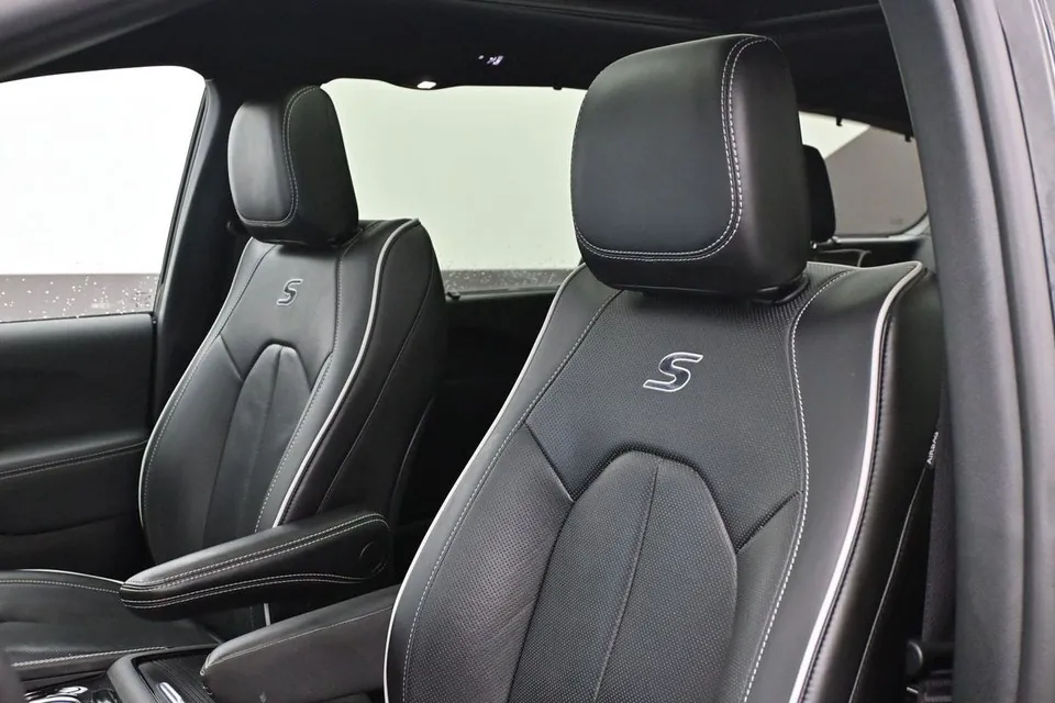 Chrysler Pacifica 2025 photo 4