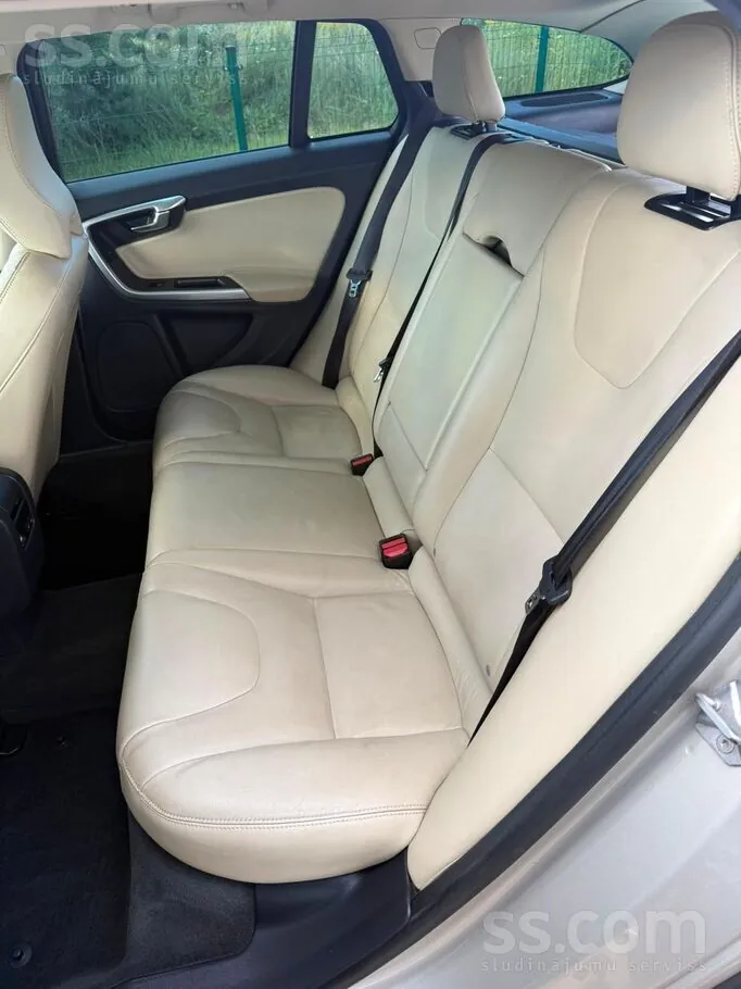 Volvo V60 2017 photo 5