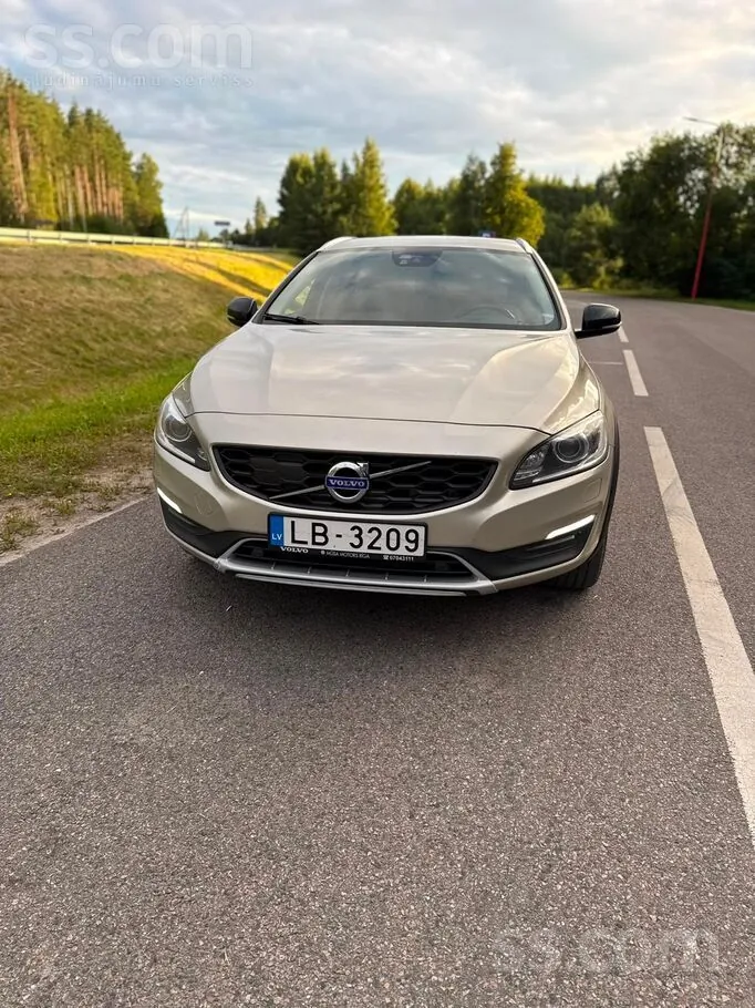 Volvo V60 2017 photo 2