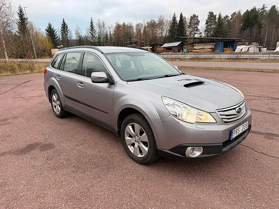 Subaru Outback 2010 photo 4
