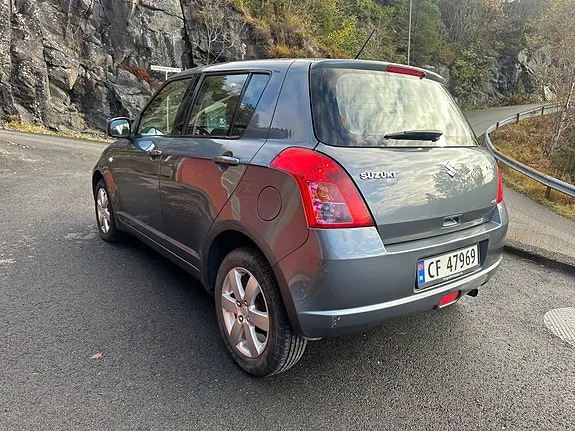 Suzuki Swift 2008 photo 3