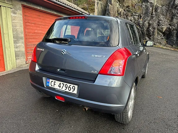 Suzuki Swift 2008 photo 4