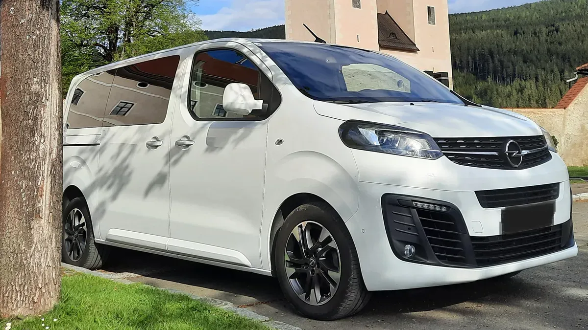 Opel Zafira 2020 photo 2
